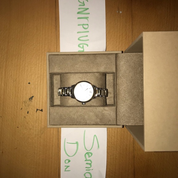 Woman’s Burberry Time Piece/Watch - Picture 2 of 6